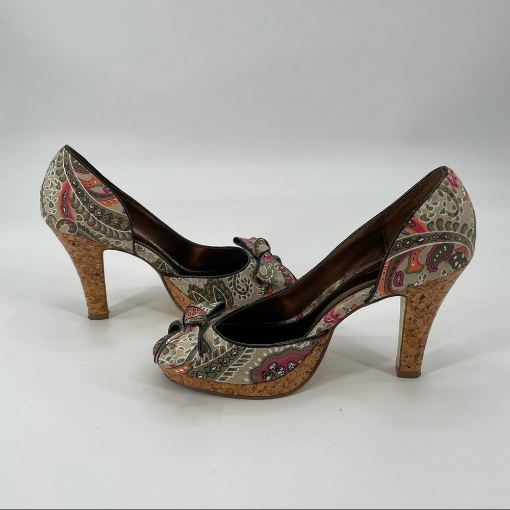 Kenneth Cole Reaction Paisley Peep Toe Heels - Picture 8 of 15